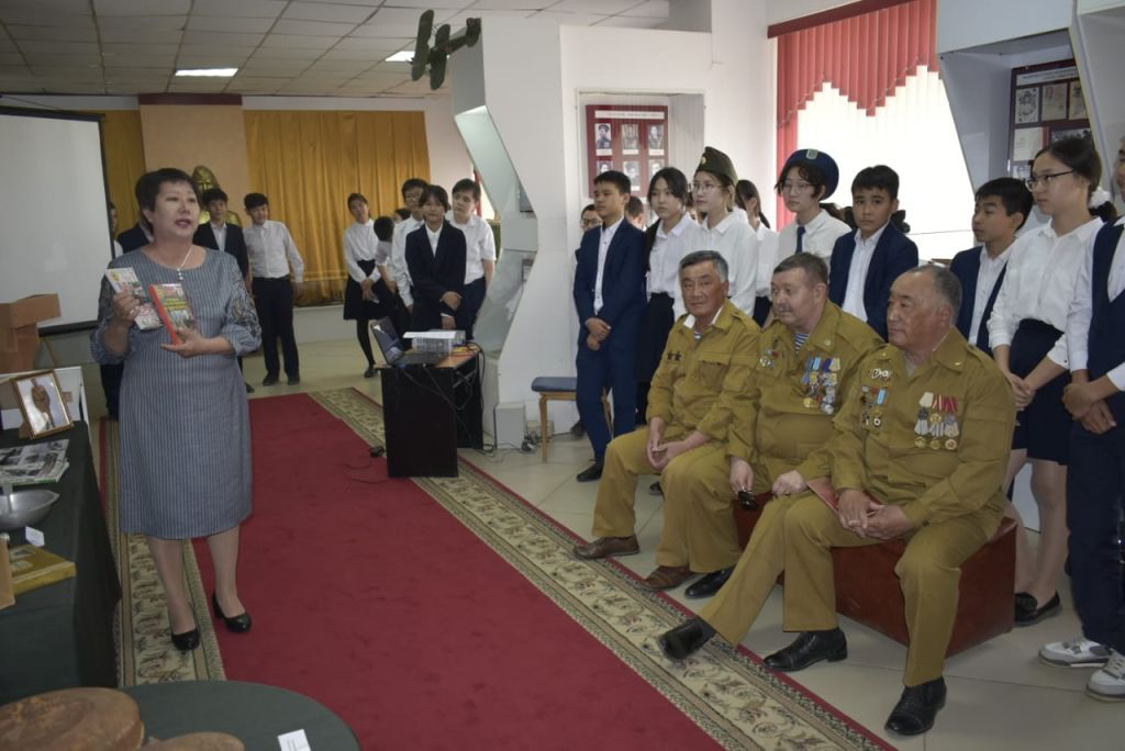 "Заттай деректер- боямасыз тарих" жылжымалы көрме