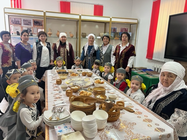 «Ұлттық тағамдардың маңызы» тақырыбында дөңгелек үстел
